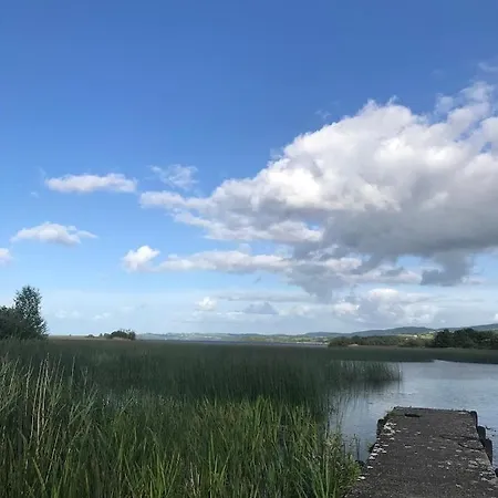 Lakeview Whitegate *